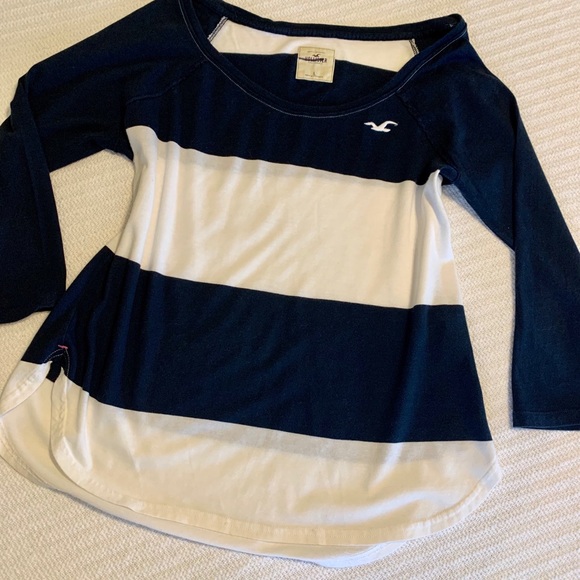 Hollister 3/4 True Navy/White Top - Picture 10 of 10